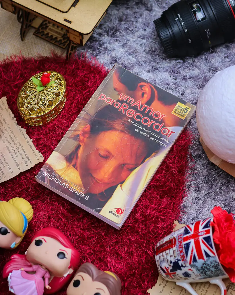 Livro físico "um amor para recordar"
